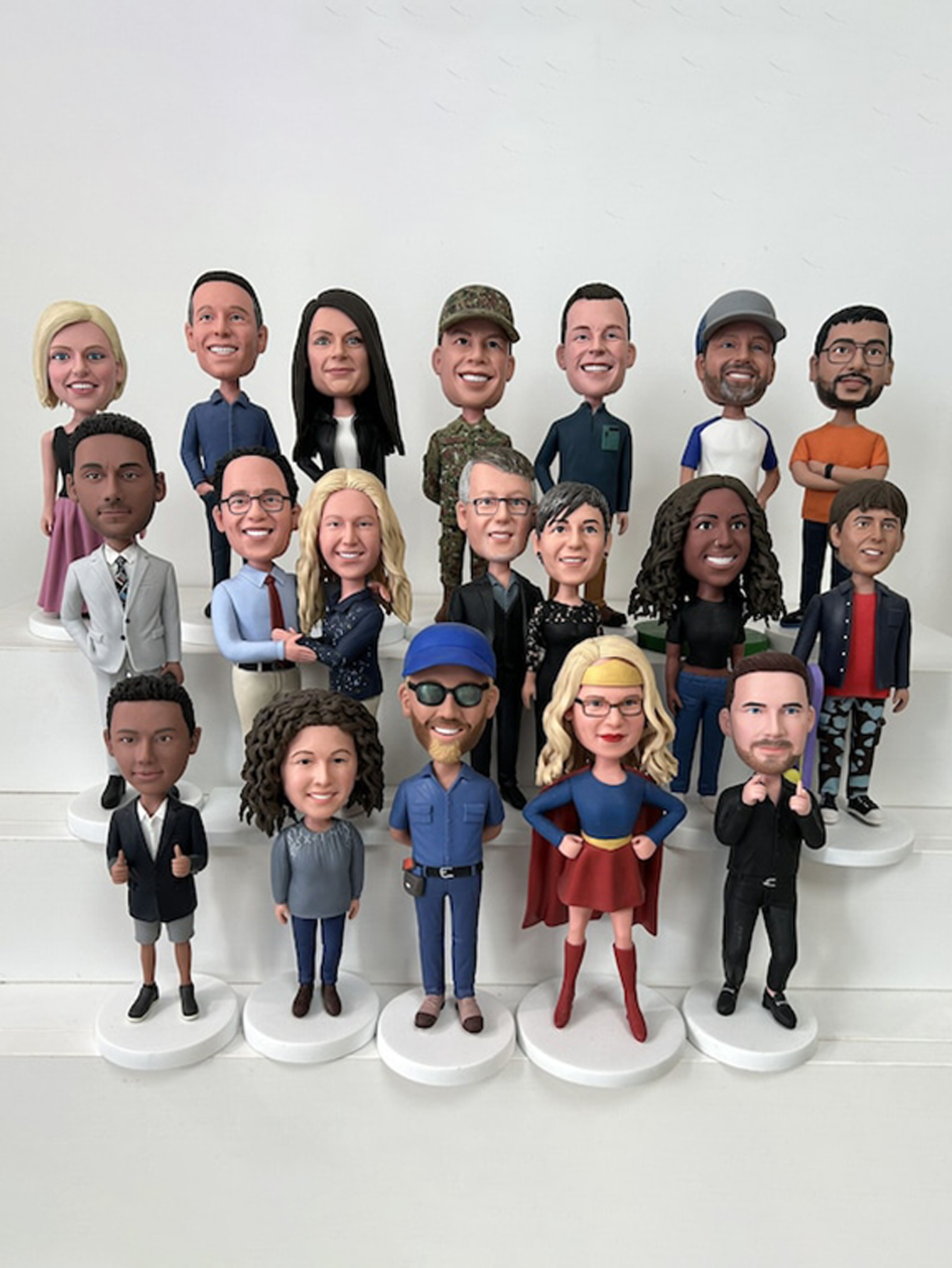 Custom bobblehead dolls, personalized clay figurine gifts